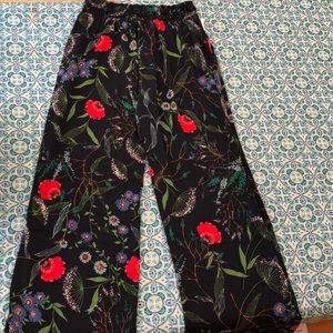 NWOT Navy flowered palazzo pants